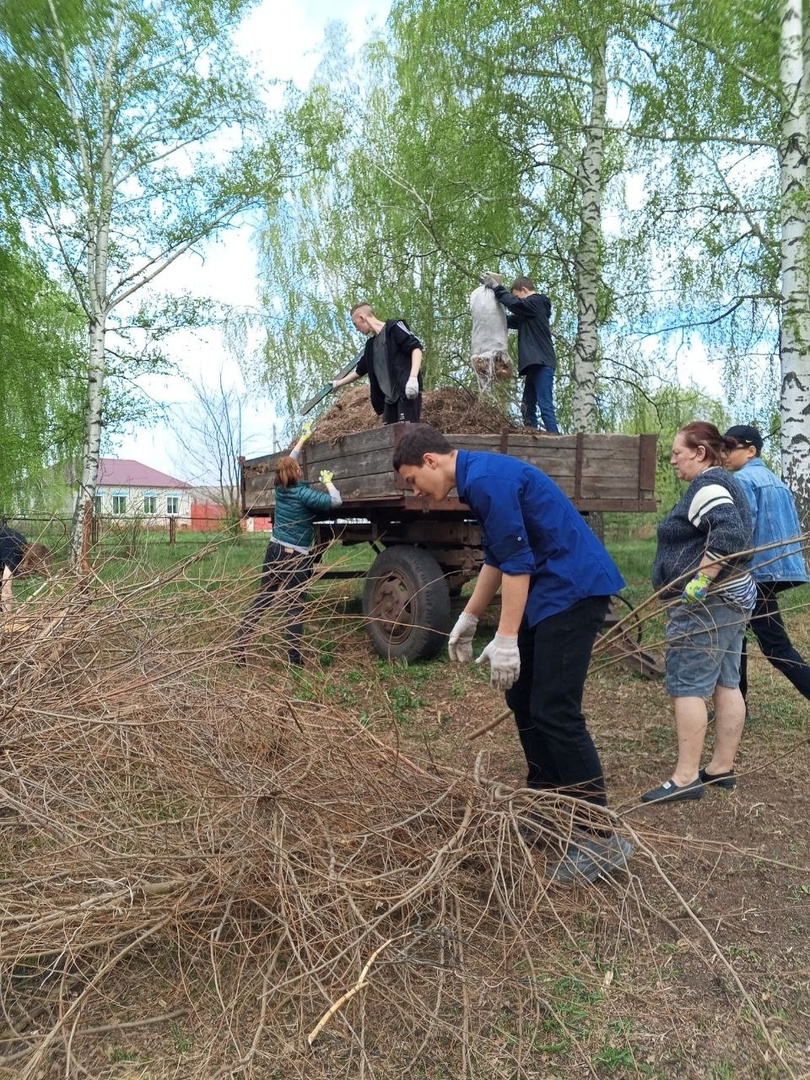Сегодня прошли очередные субботники по уборке территорий населённых пунктов поселения, в с. Нижняя Якушка провели реставрацию скамеек в парке отдыха. Полностью провели реставрацию поклонного креста при въезда в село Нижняя Якушка. В с. Верхняя Якушка пров.